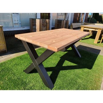 Tuintafel met stalen poot